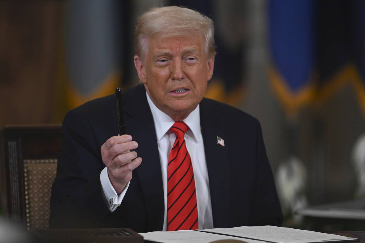 Trump pede a passagem livre para os navios dos EUA pelo Panamá, Suez Canals – Middle Oriente Monitor