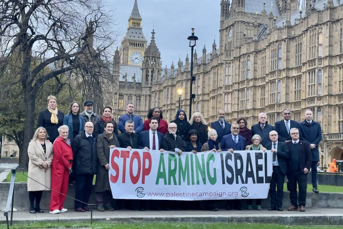 AA 20241216 36501992 36501991 BRITISH MPS STAGE PROPALESTINIAN DEMONSTRATION OUTSIDE PARLIAMENT 1.jp