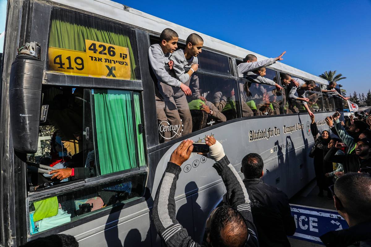 AA 20250227 37189042 37189006 WOMEN AND CHILD PRISONERS RELEASED BY ISRAEL ARRIVE IN GAZA