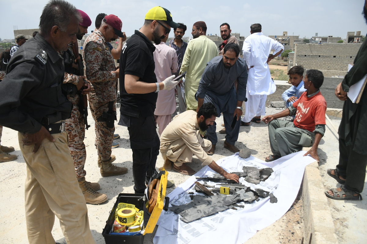 AA 20250508 37883214 37883197 INDIA LAUNCH DRONE ATTACK ON KARACHI 1