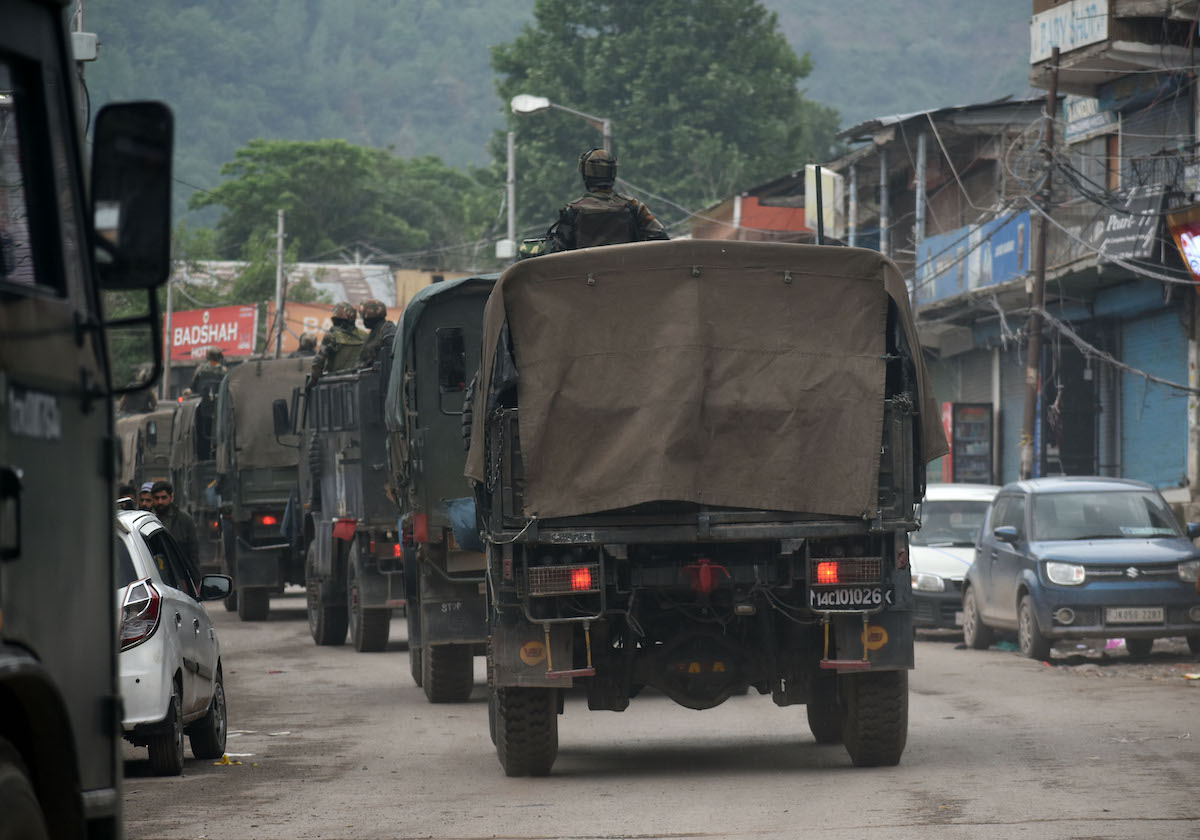 AA 20250508 37887708 37887694 DAILY LIFE AMID TENSIONS VIEWS FROM INDIAS BORDER TOWN OF URI