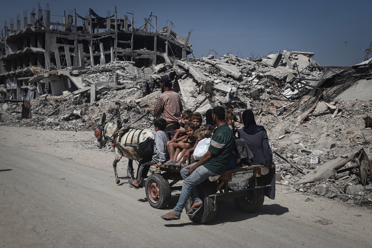 AA 20250516 37974743 37974714 PALESTINIANS FLEE TO SAFER AREAS AMID INTENSIFIED ISRAELI ATTACKS IN G