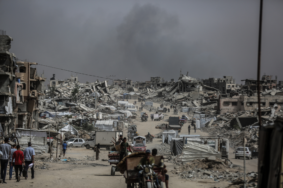 AA 20250517 37989862 37989838 PALESTINIANS CONTINUE TO FLEE TO SAFE AREAS AFTER ISRAELI ATTACKS 1.jp