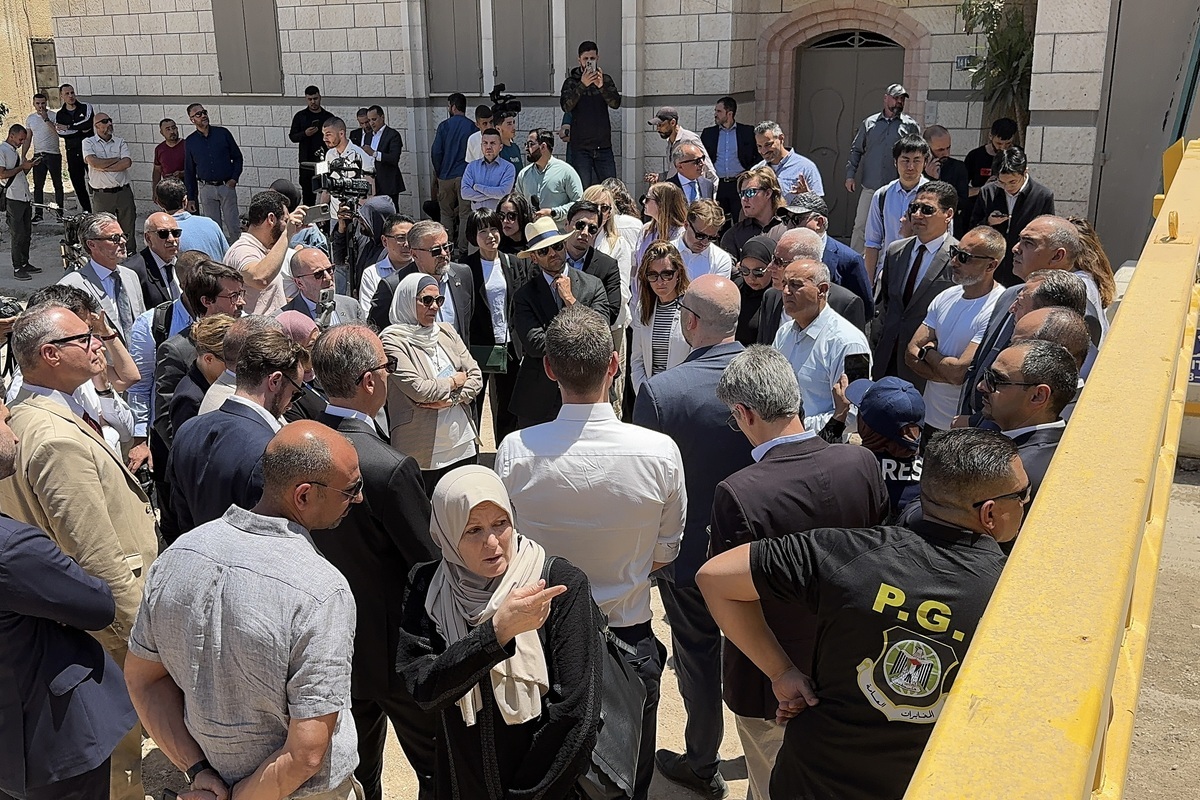 AA 20250521 38033433 38033432 ISRAELI ARMY OPENS FIRE TO INTIMIDATE FOREIGN DIPLOMATIC DELEGATION IN
