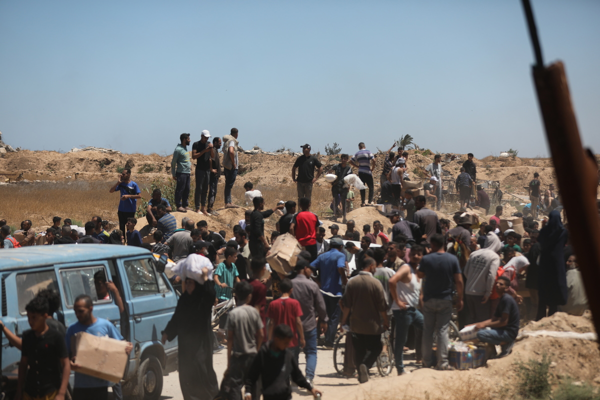 AA 20250529 38120901 38120881 PALESTINIANS FLOCK TO AID DISTRIBUTION IN NETZARIM CORRIDOR 1