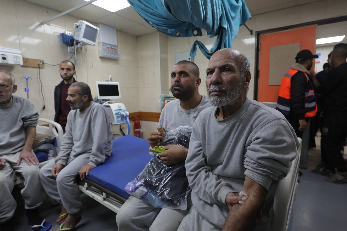 AA 20250410 37586695 37586680 ISRAEL RELEASES 80 PALESTINIAN DETAINEES FROM GAZA